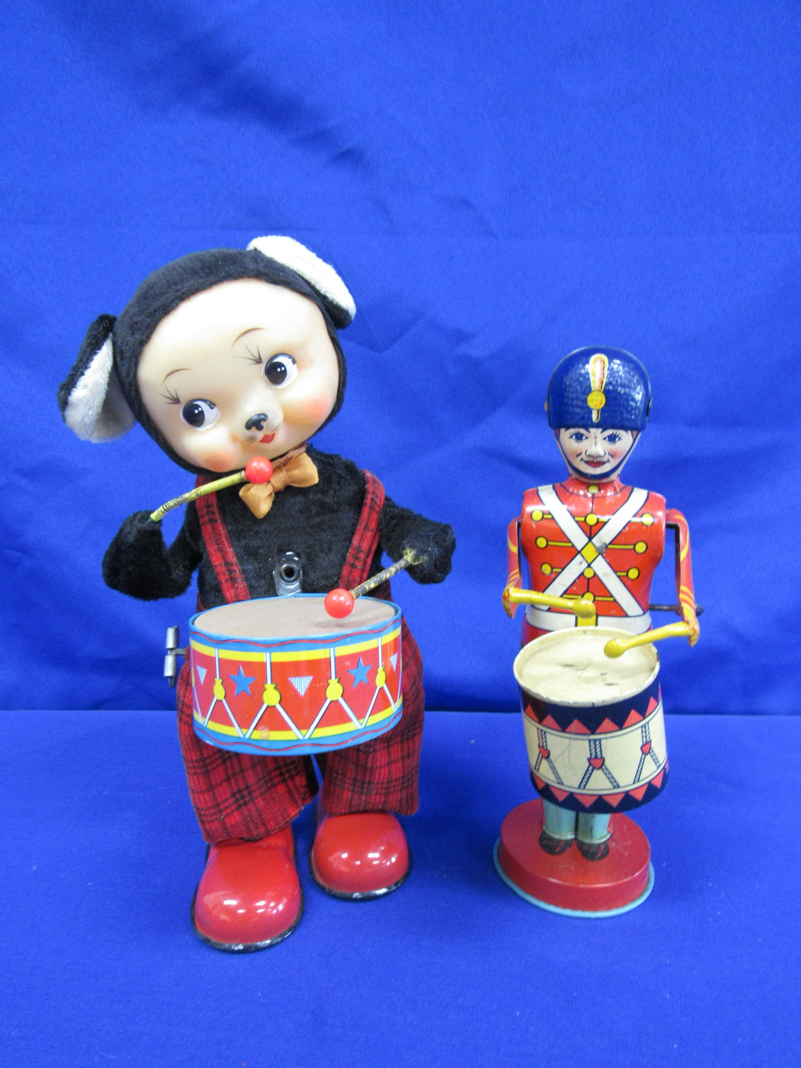 J. CHEIN DRUMMER SOLDIER WIND-UP  TIN TOY AND  JAPANESE  VINTAGE BEAR DRUMMER (1 of 5)