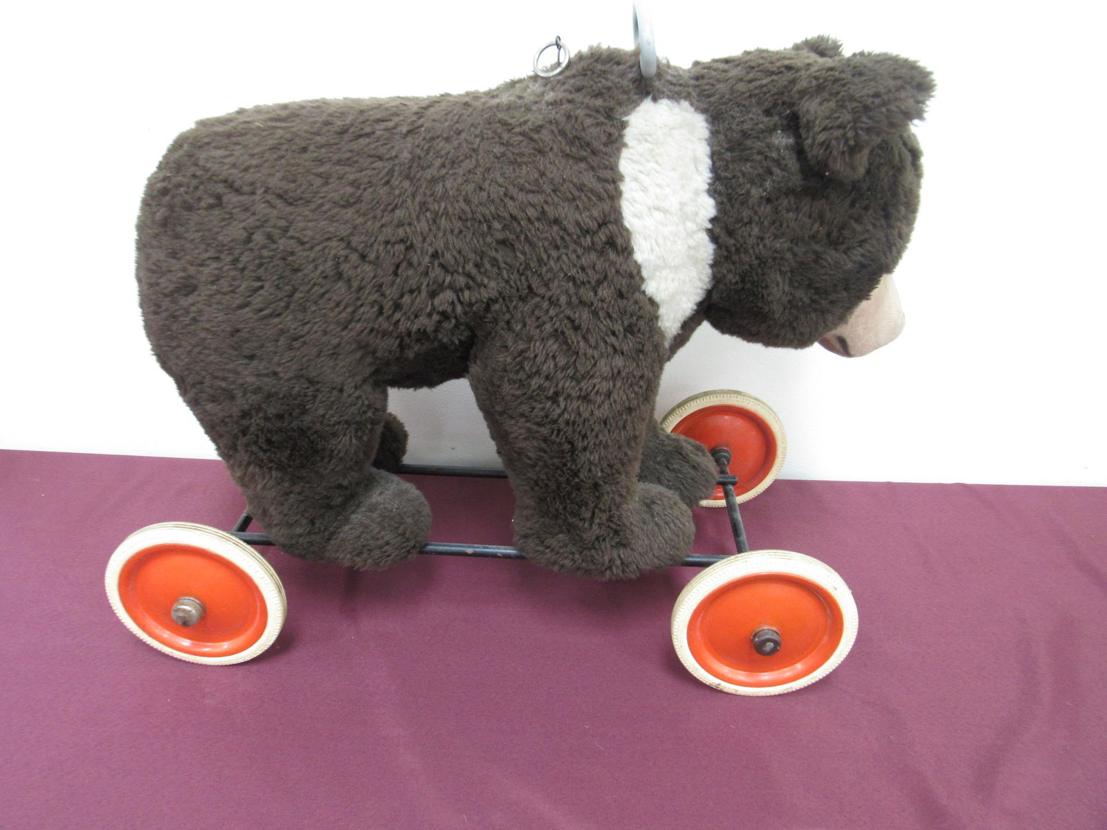 GERMAN STEIFF GROWLER BEAR on WHEELS (1 of 4)