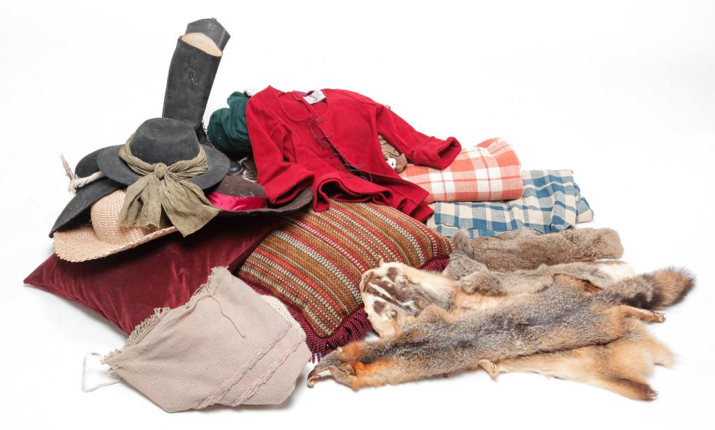 GROUPING OF LINENS AND FURS.: American. Including bed linens, blankets, clothing, costumes, hides, pelts, hats and shoes. Varying wear and loss.