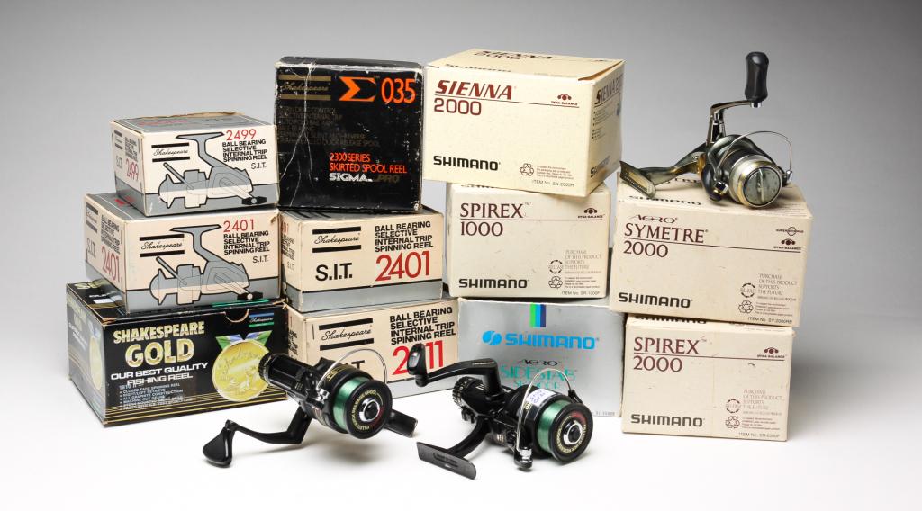 GROUP OF CONTEMPORARY SPIN CASTING REELS. (1 of 3)