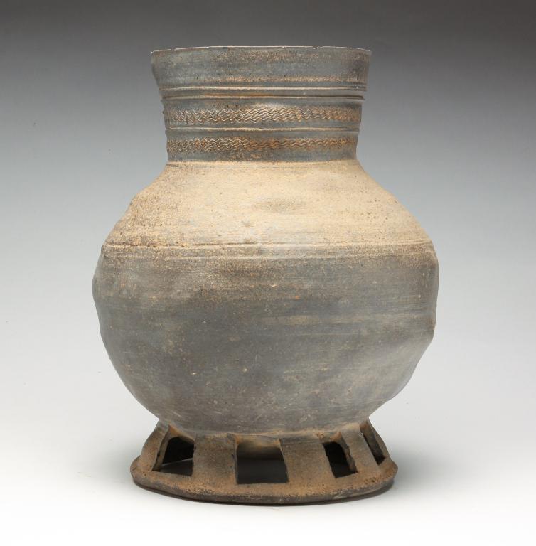 KOREAN SILLA PEDESTAL VESSEL. (1 of 5)