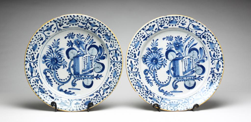 PAIR OF DELFT CHARGERS. (1 of 5)