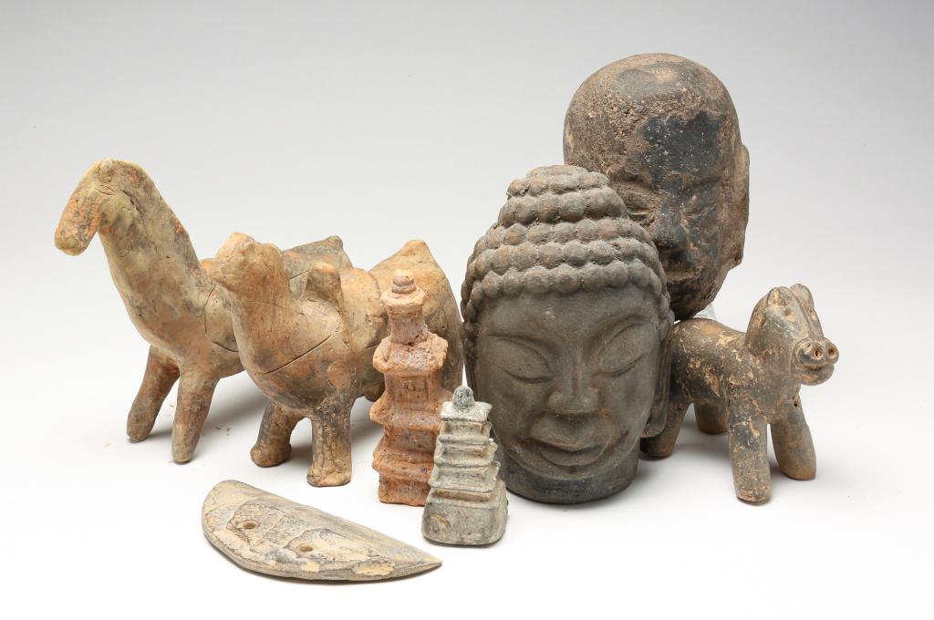 GROUP OF KOREAN FIGURAL POTTERY. (1 of 7)