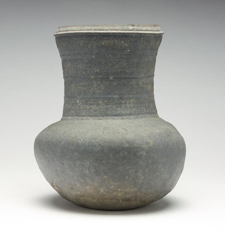 KOREAN SILLA TYPE POTTERY VESSEL. (1 of 5)