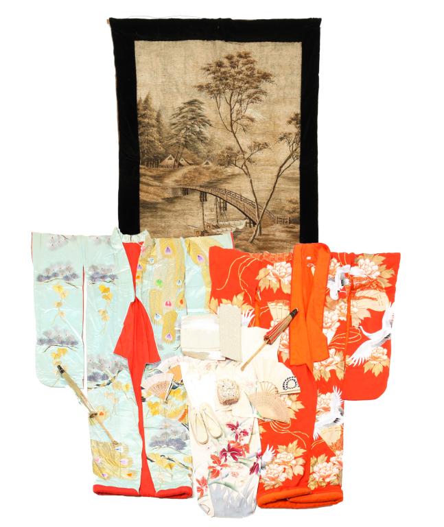 GROUP OF JAPANESE CLOTHING AND ACCESSORIES. (1 of 10)