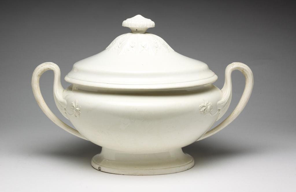 ENGLISH CREAMWARE TUREEN. (1 of 9)