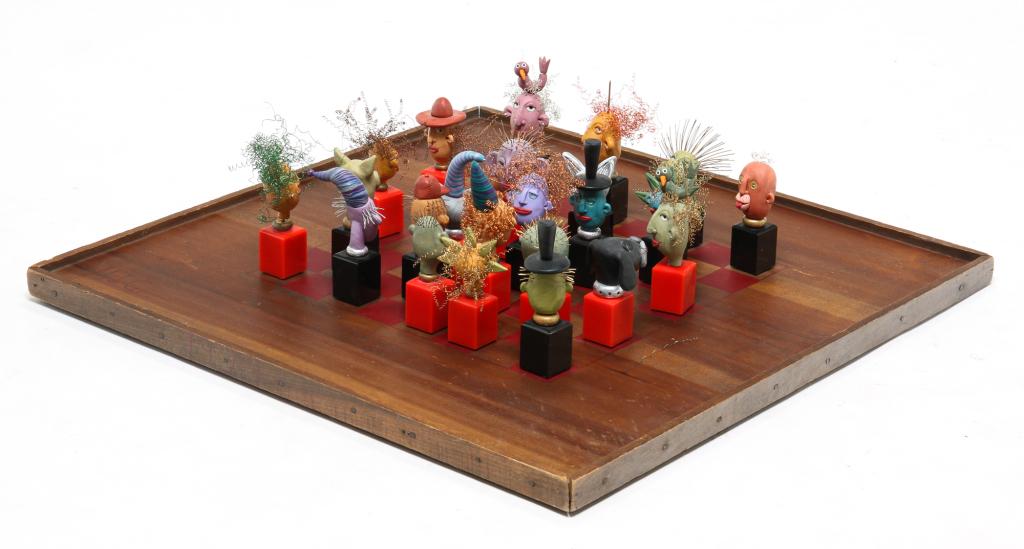 AMERICAN FOLK ART CHESS SET. (1 of 11)