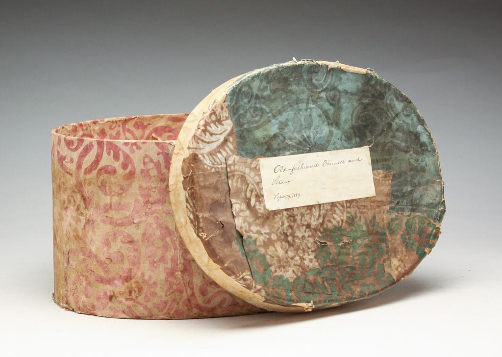 AMERICAN BAND BOX. (1 of 5)