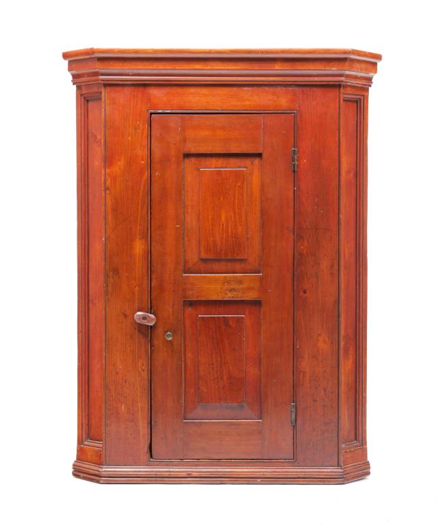 PENNSYLVNIA HANGING CORNER CUPBOARD. (1 of 5)