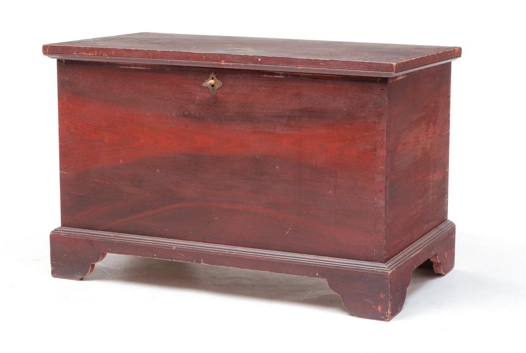 AMERICAN GRAIN PAINTED BLANKET CHEST. (1 of 5)