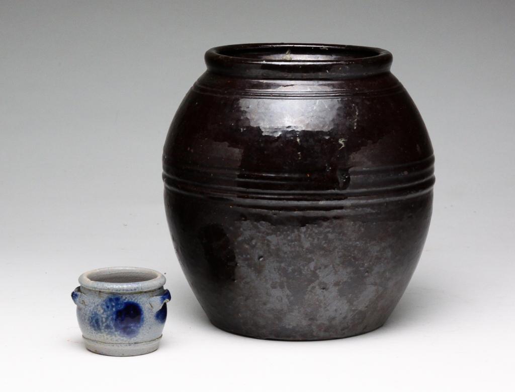 TWO PIECES OF AMERICAN REDWARE AND STONEWARE. (1 of 5)