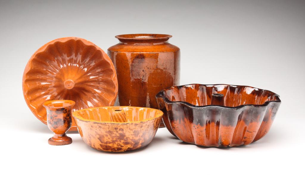 FIVE PIECES OF AMERICAN REDWARE. (1 of 4)