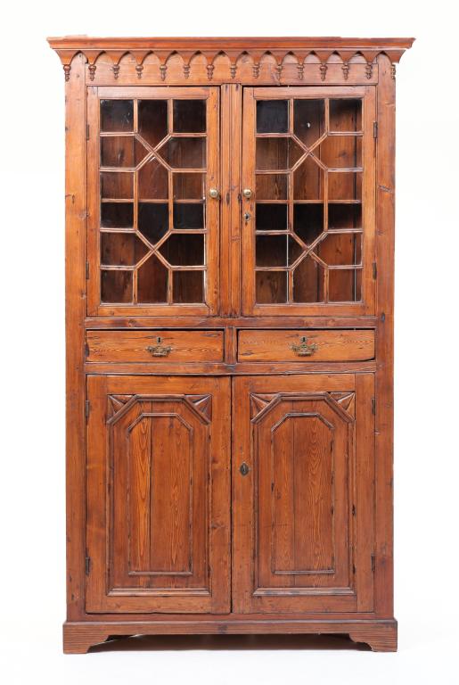 QUEBEC ONE PIECE CORNER CUPBOARD. (1 of 16)