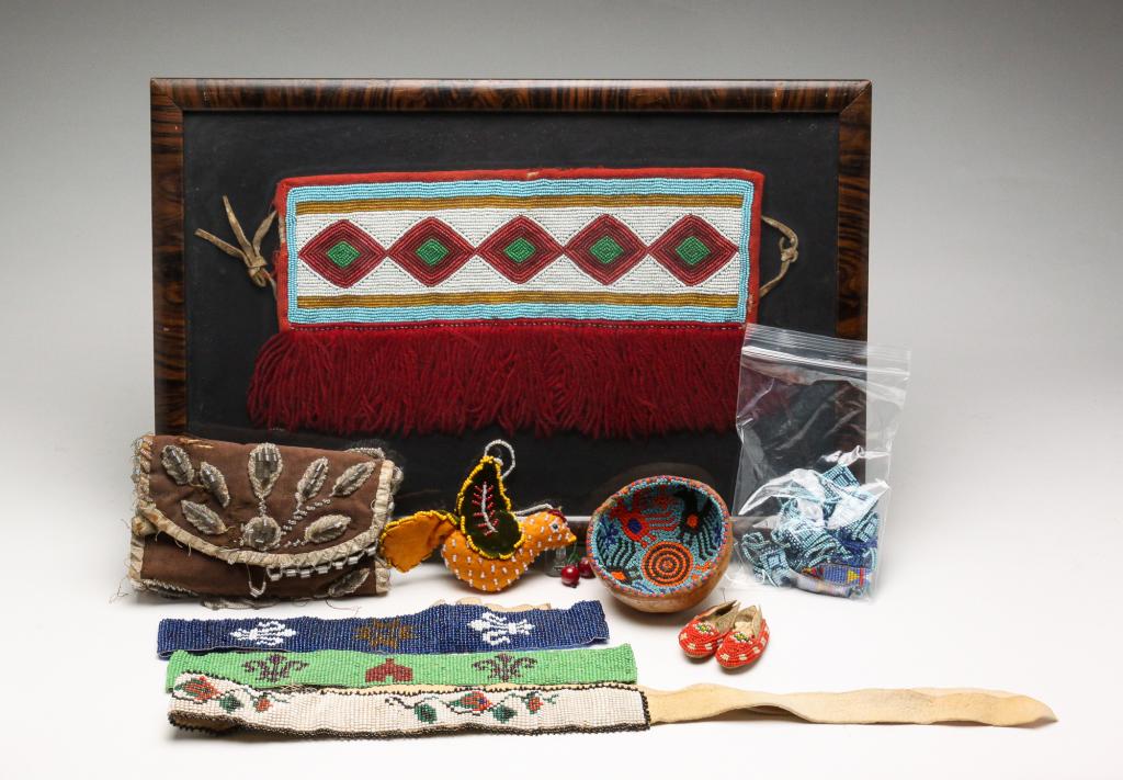 GROUP OF BEADED ITEMS, MOSTLY NATIVE AMERICAN. (1 of 10)