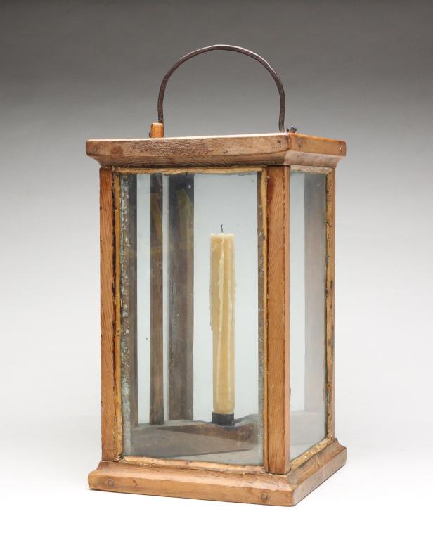 EUROPEAN BARN LANTERN. (1 of 5)