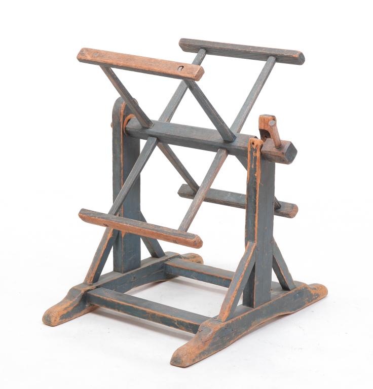 AMERICAN COUNTRY PAINTED YARN WINDER. (1 of 3)