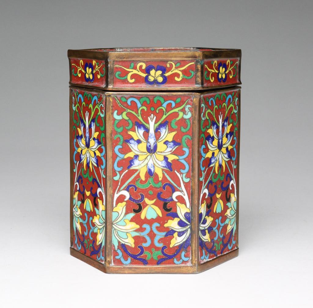 CHINESE CLOISONNE CONTAINER. (1 of 4)