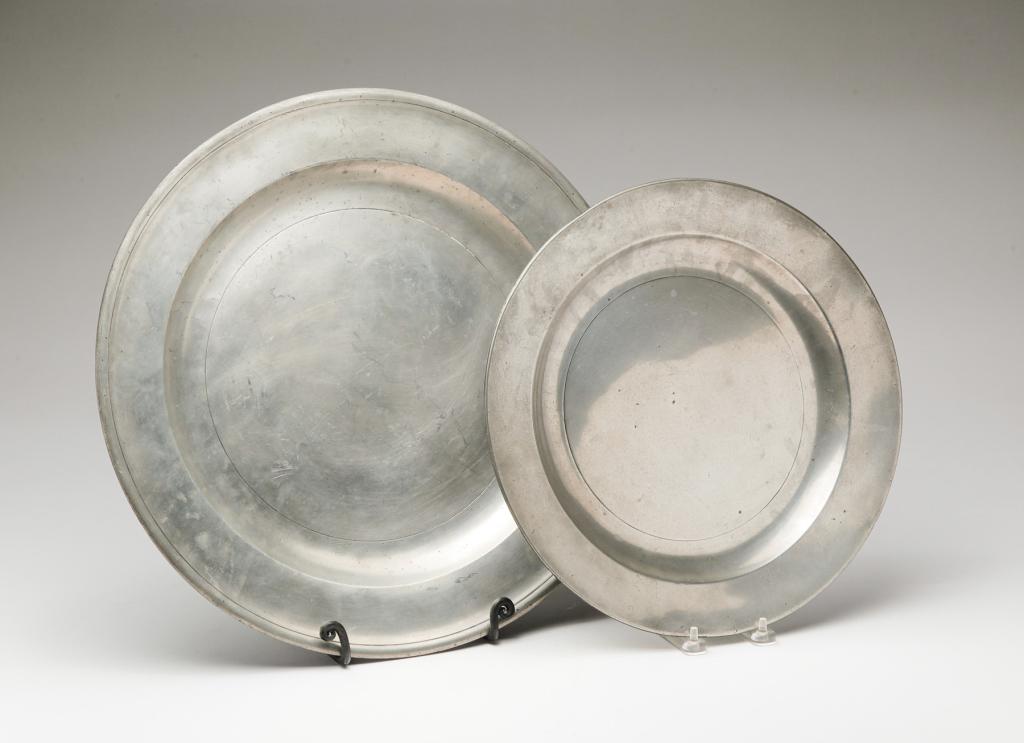 TWO ENGLISH PEWTER CHARGERS. (1 of 6)