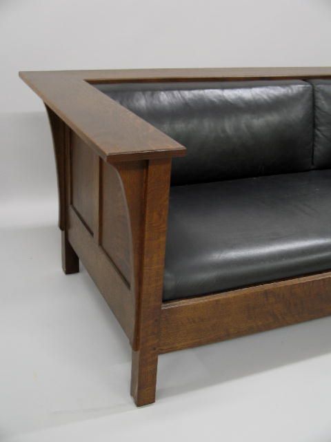 CONTEMPORARY "STICKLEY" PRAIRIE SETTLE. Oak in a - 3