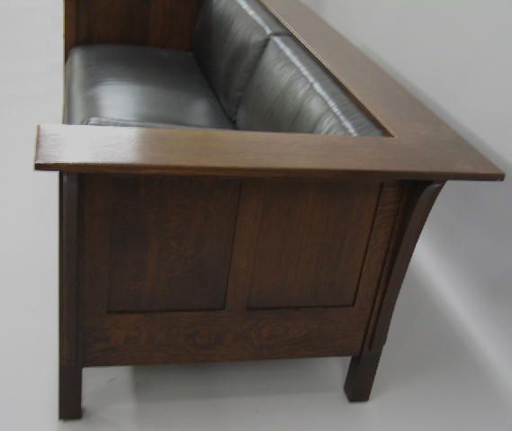 CONTEMPORARY "STICKLEY" PRAIRIE SETTLE. Oak in a - 4