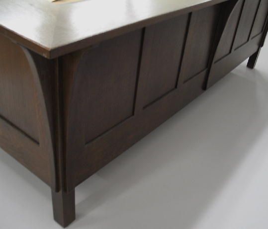 CONTEMPORARY "STICKLEY" PRAIRIE SETTLE. Oak in a - 6