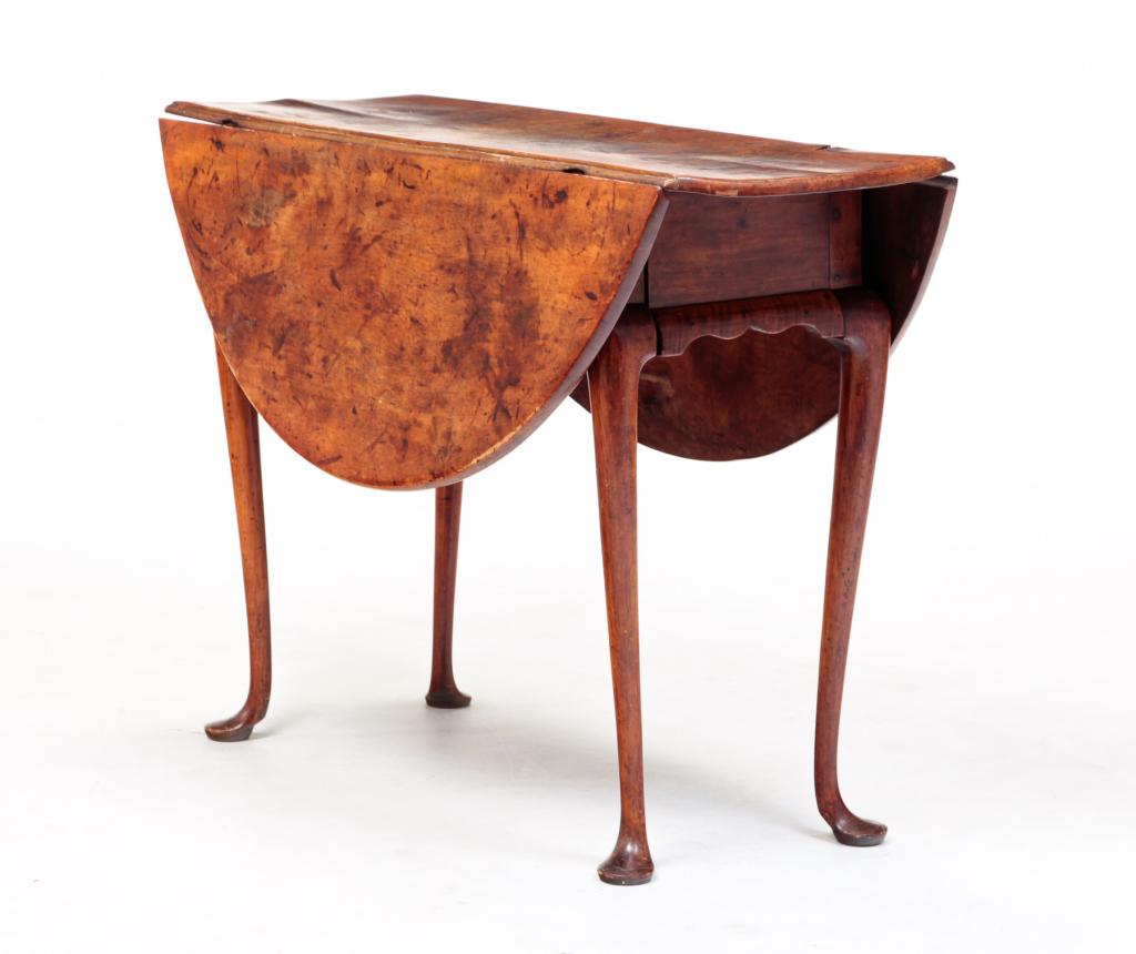 AMERICAN QUEEN ANNE DROP LEAF TABLE. (1 of 4)
