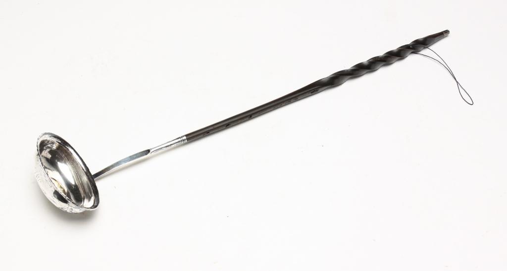 ENGLISH SILVER HOT PUNCH LADLE. (1 of 4)