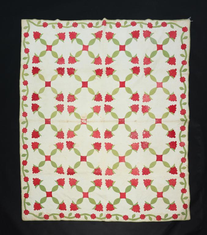 AMERICAN APPLIQUE QUILT. (1 of 3)