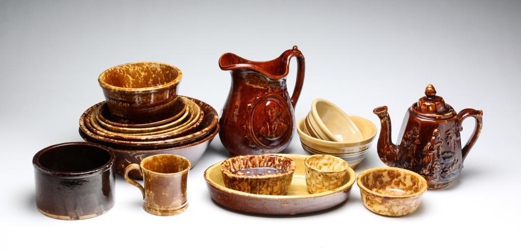 GROUPING OF ROCKINGHAM AND BENNINGTON PIECES. (1 of 5)