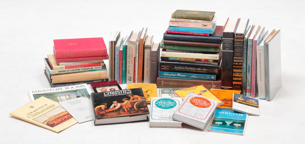 GROUP OF ANTIQUES REFERENCE BOOKS. (1 of 7)