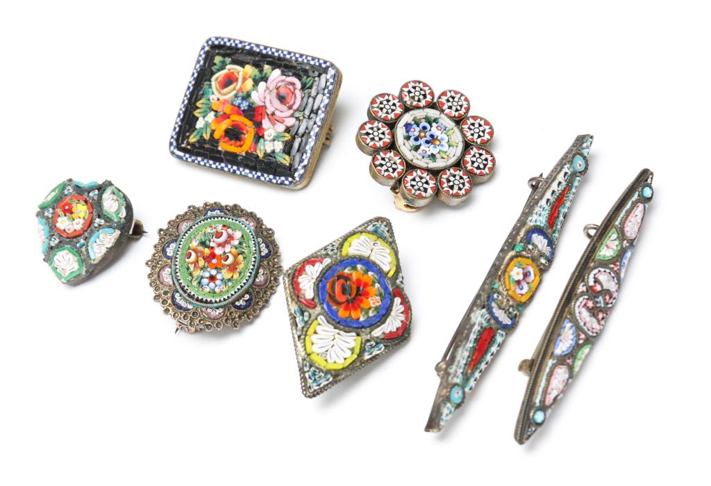 SMALL GROUP VINTAGE MICRO MOSAIC PINS. (1 of 5)