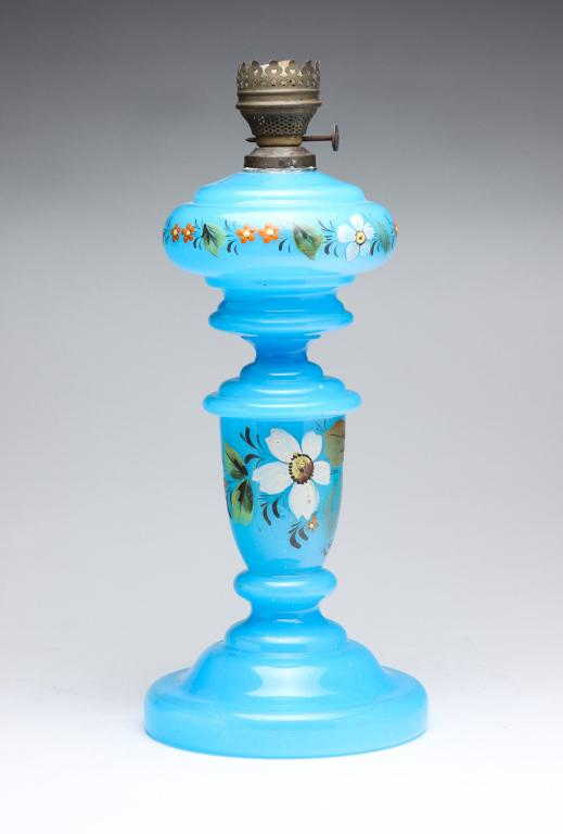 BRISTOL GLASS OIL LAMP. (1 of 5)