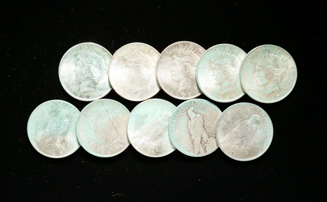 GROUP OF TEN 1922 SILVER PEACE DOLLARS (1 of 3)