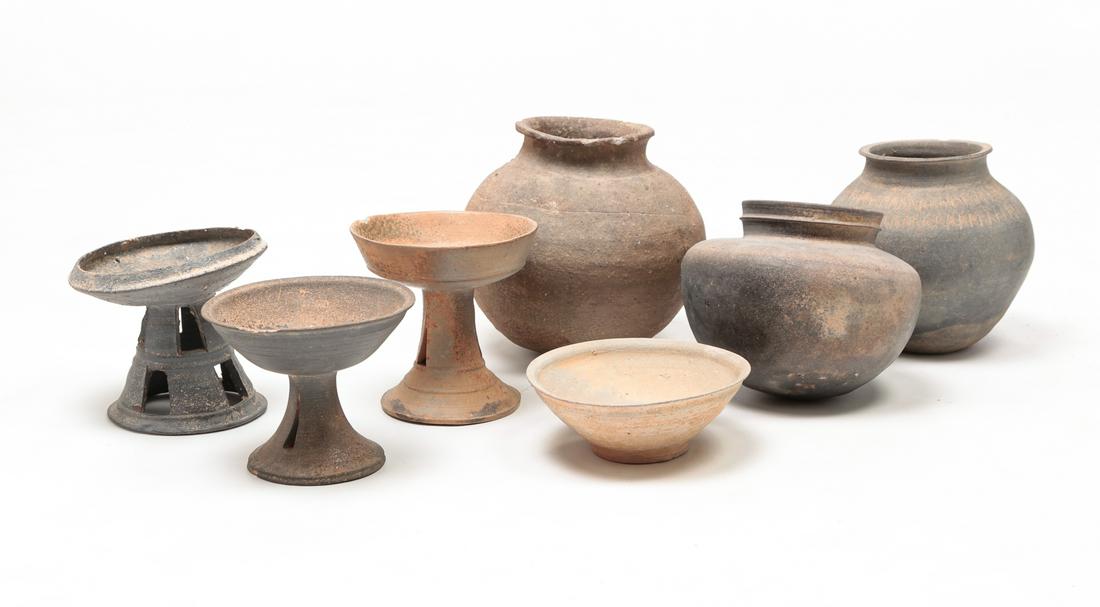 SEVEN KOREAN SILLA POTTERY PIECES. (1 of 7)