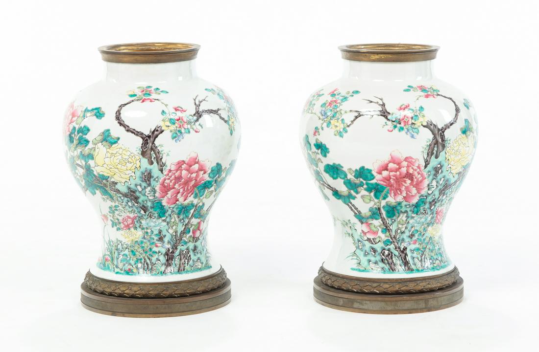 PAIR OF CHINESE EXPORT OIL LAMP BASES. (1 of 6)
