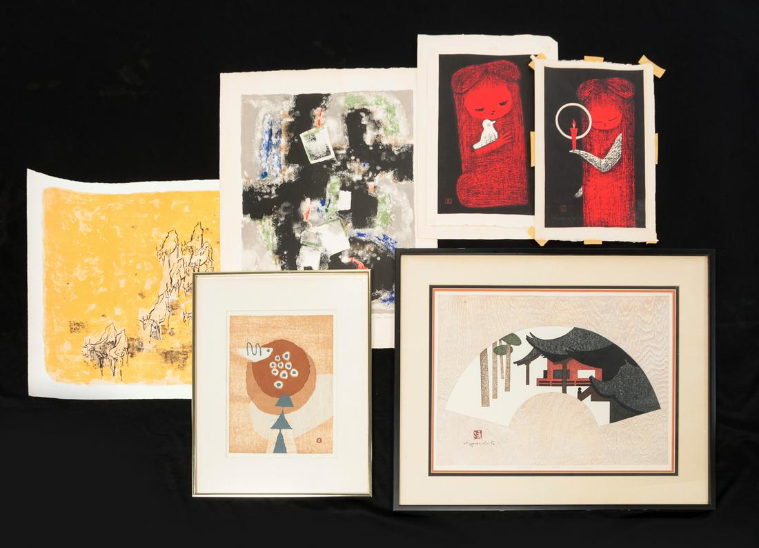 GROUP OF MOSTLY JAPANESE PRINTS. (1 of 10)