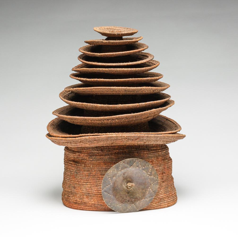 AFRICAN BASKETRY HAT OR BOTOLO. (1 of 5)