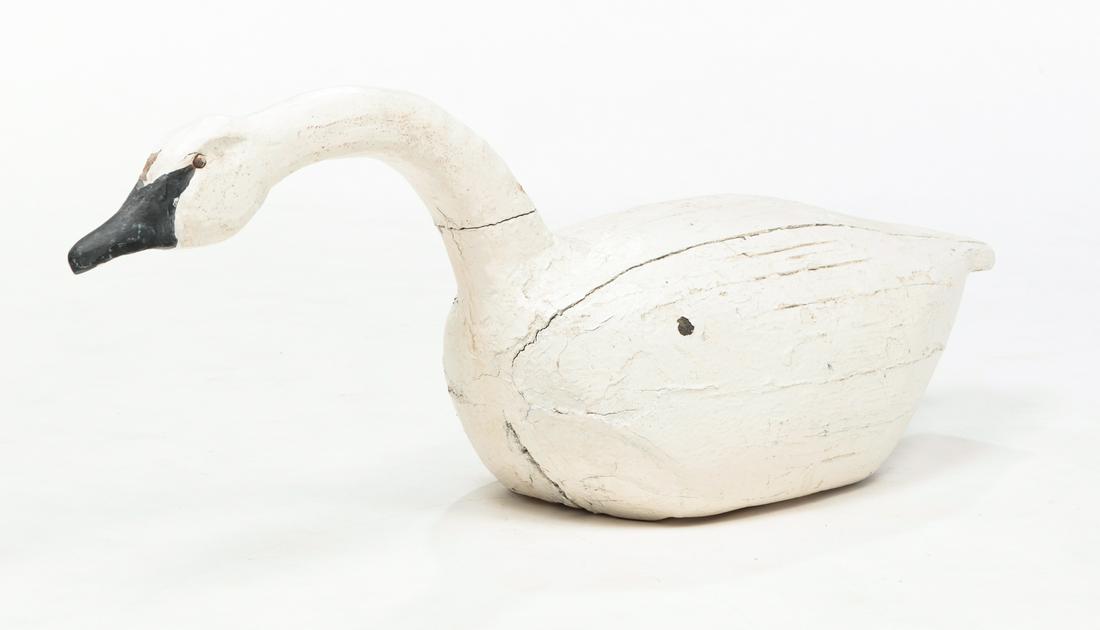AMERICAN SWAN CARVING. (1 of 7)
