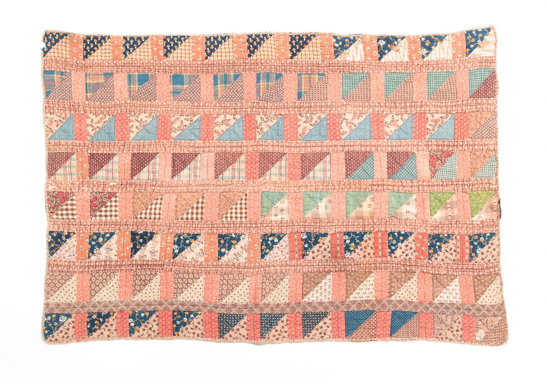 AMERICAN PIECED CRIB QUILT. (1 of 3)