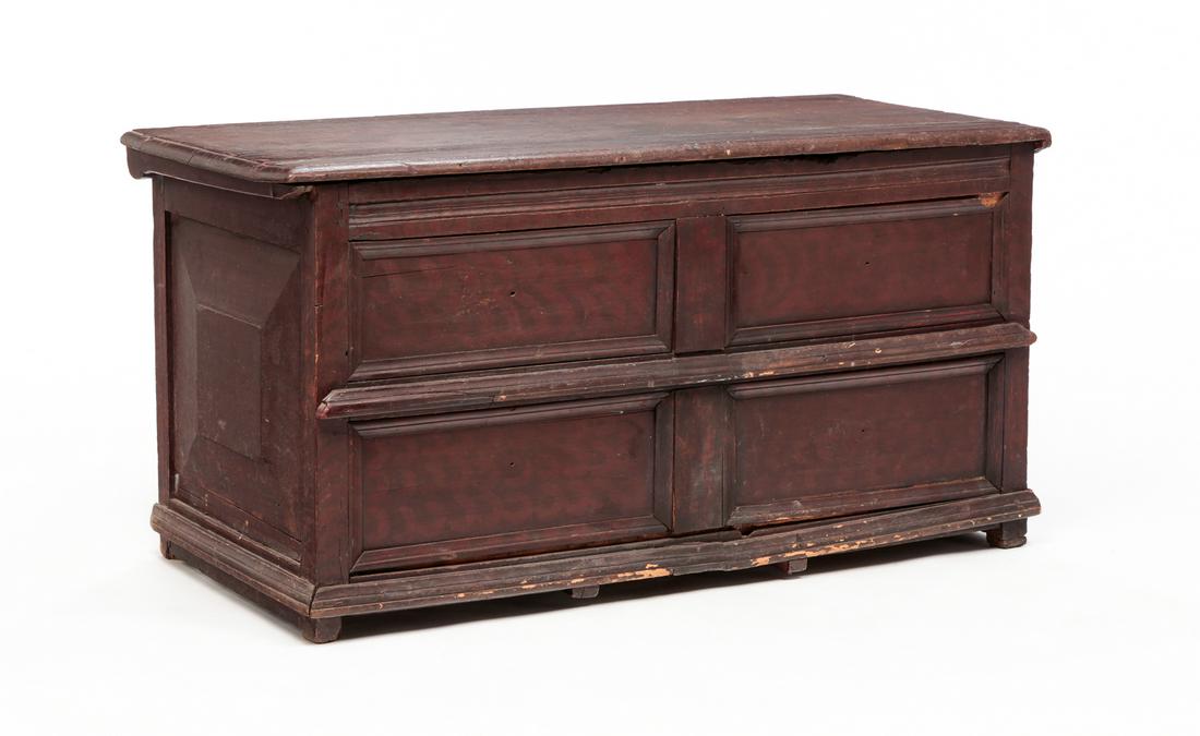 AMERICAN WILLIAM AND MARY GRAINED BLANKET CHEST. (1 of 5)