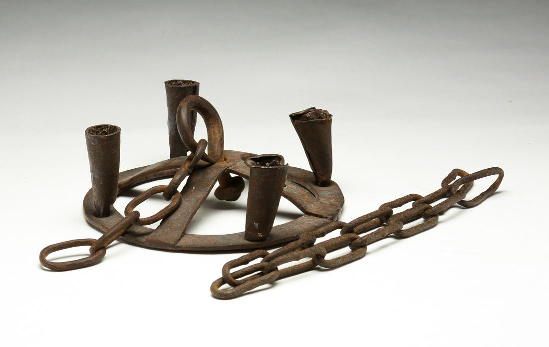 AMERICAN WROUGHT IRON CHANDELIER. (1 of 3)