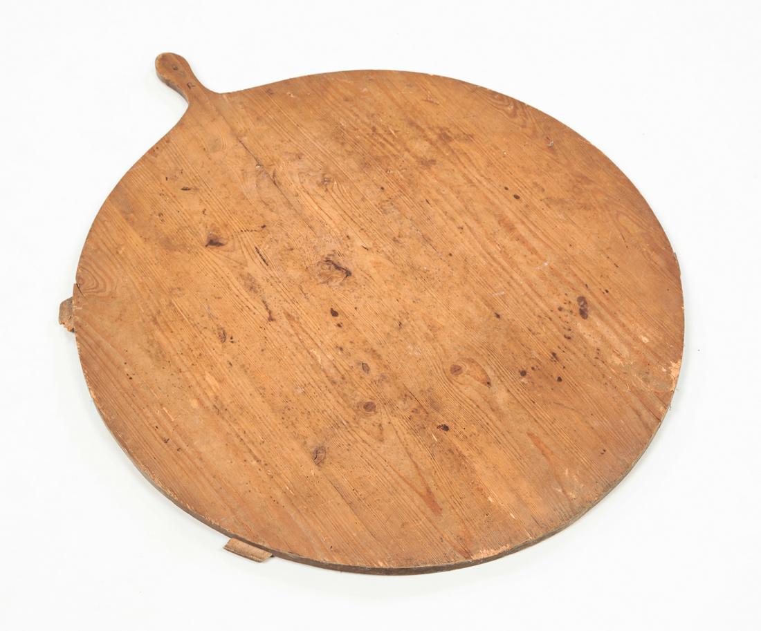 AMERICAN BREAD BOARD. (1 of 5)