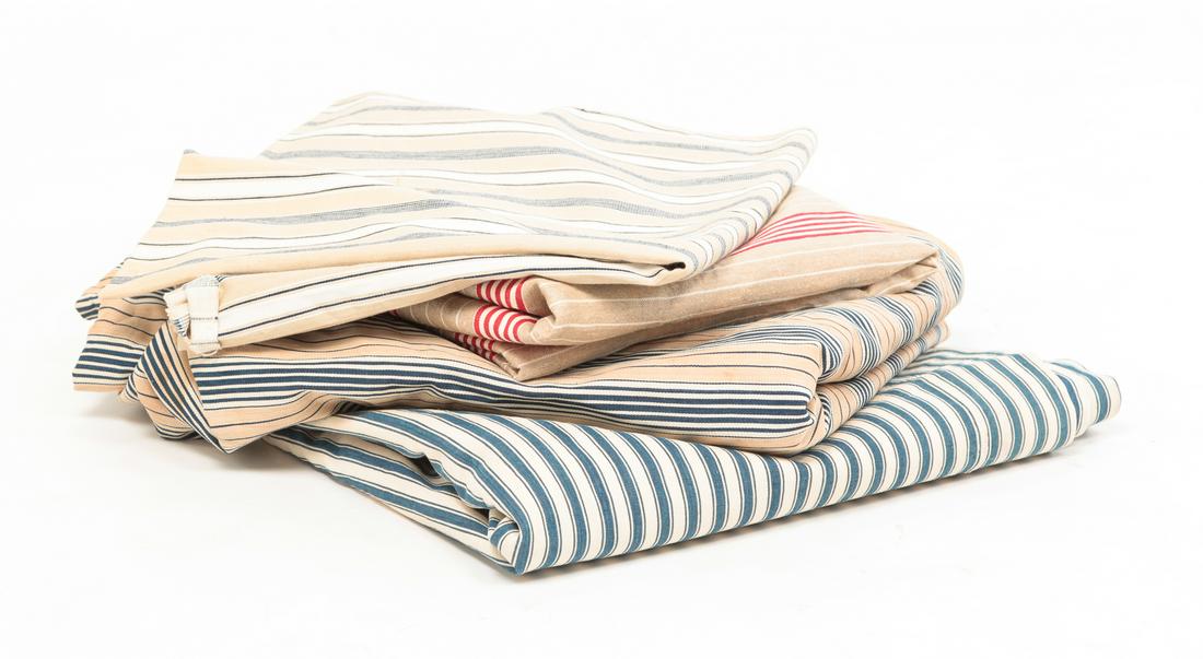 FOUR AMERICAN TEXTILES. (1 of 7)