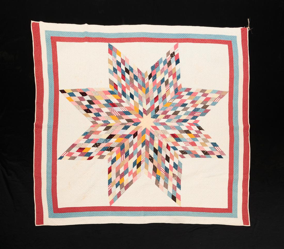 AMERICAN PIECED QUILT. (1 of 5)