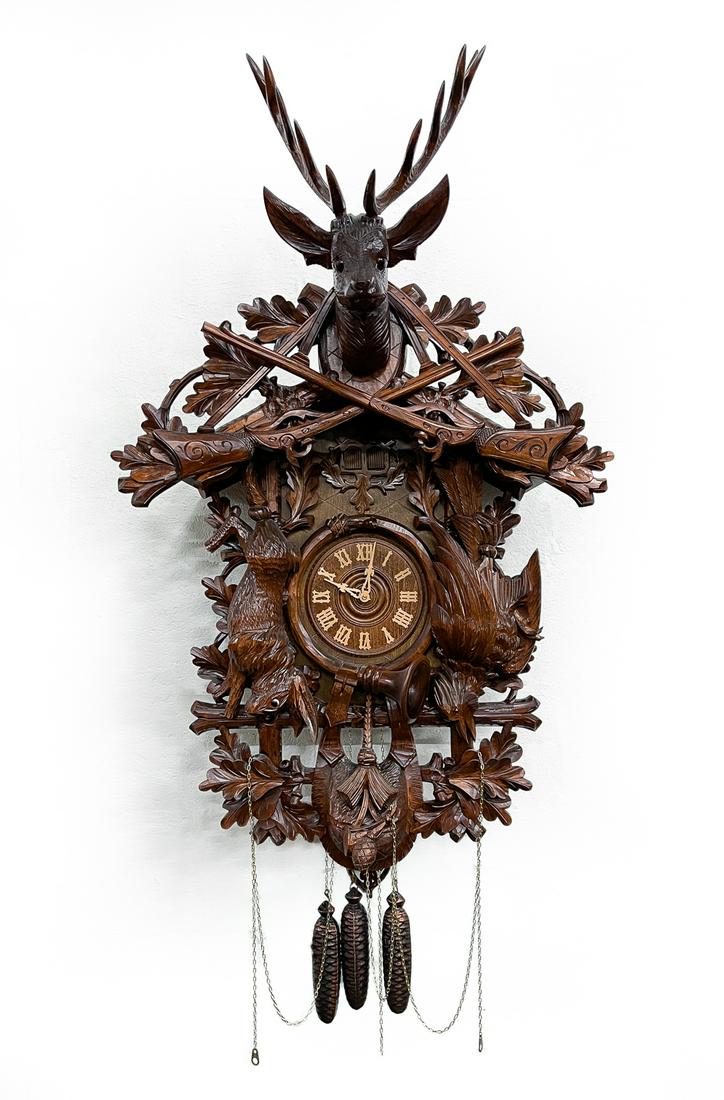 MONUMENTAL GERMAN BLACK FOREST CUCKOO CLOCK. (1 of 4)
