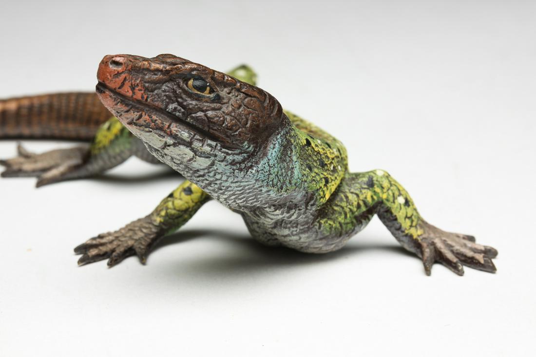 AUSTRIAN COLD PAINTED BRONZE LIZARD. (1 of 3)