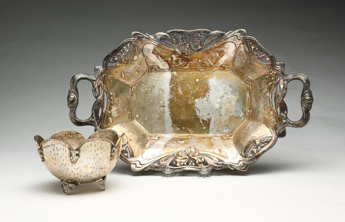 TWO PIECES OF EUROPEAN SILVER. (1 of 5)