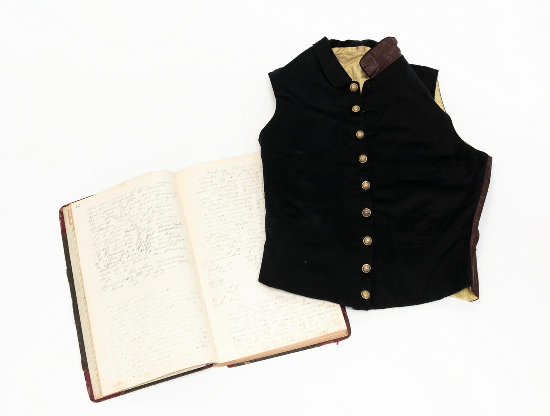CIVIL WAR MARYLAND U.S. CAVALRY OFFICERS VEST: Civil War U.S. cavalry officer's vest. Fine Wool front with cloth backing and sizing strap. Nine Maryland officer buttons down front. Excellent overall condition with no major wear or moth damage to n