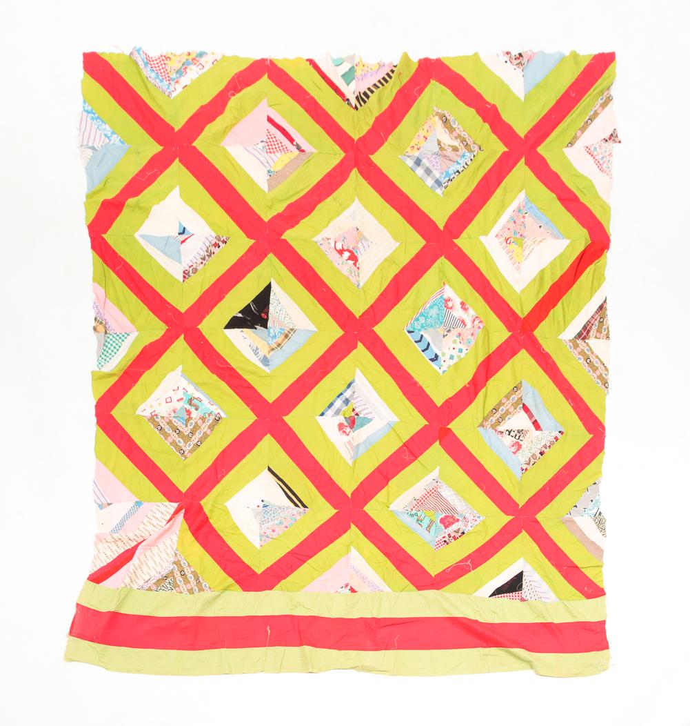 AMERICAN PIECED QUILT TOP. (1 of 4)