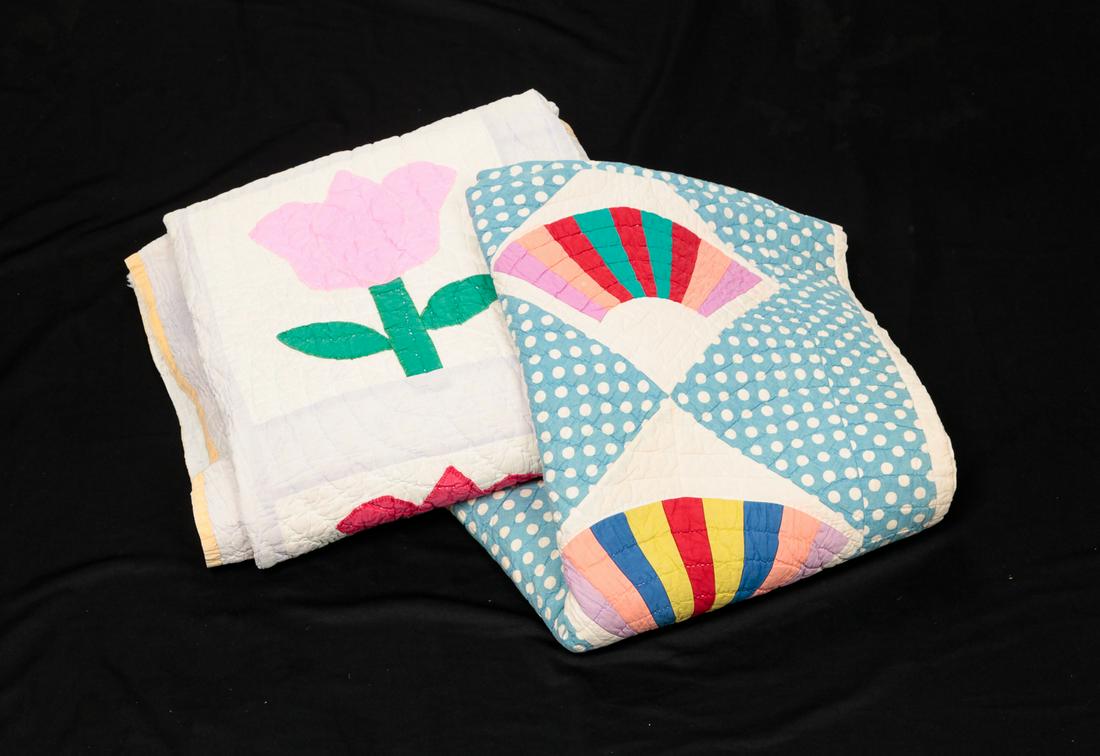 TWO AMERICAN PIECEWORK QUILTS. (1 of 7)